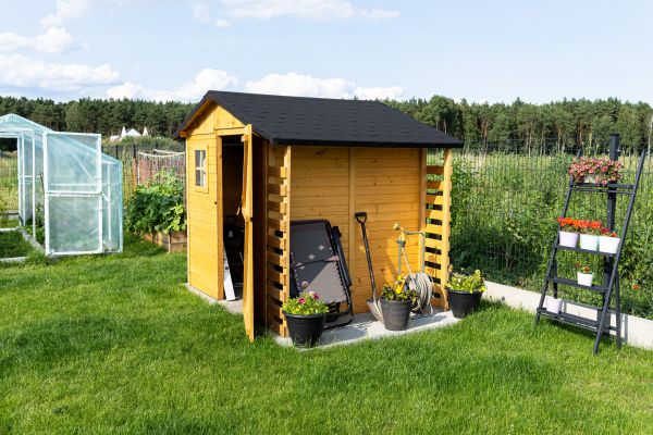 Backyard Sheds Building