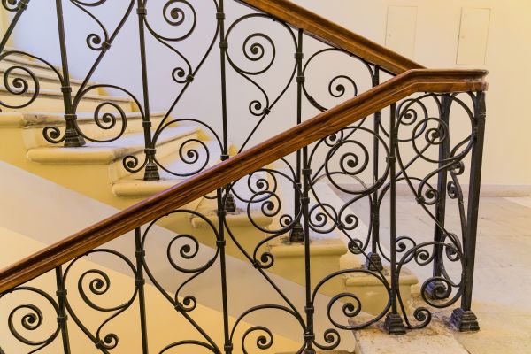Banister Spindles Installation