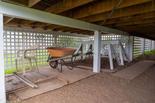 Trellis Screen Installation