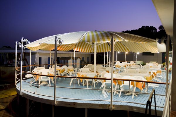 Commercial Deck Design