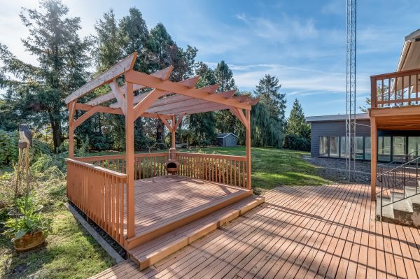 Arched Pergola Installation